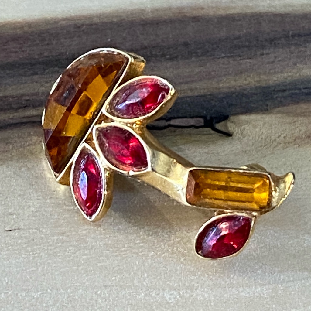 Special Little Vintage Multi-Colored Pin/Brooch